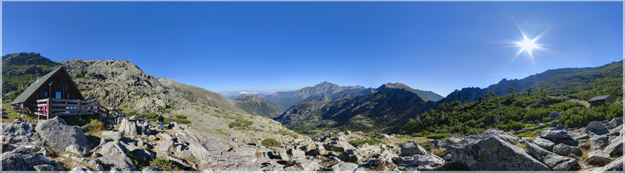 GR20 : Refuge Petra Piana 8e jour : Un joli refuge, certes un peu bruyant : n'oubliez surtout pas vos bouchons d'oreilles ! www.360x180.fr Selme Matthieu