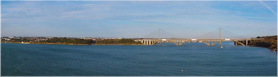 Pont Albert Louppe et rade de Brest Panorama aérien du pont Albert Louppe à Brest. www.360x180.fr Selme Matthieu