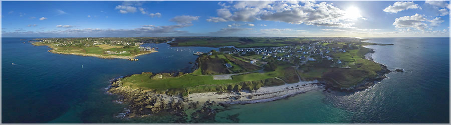 Vue arienne de l'entre du port de Lanildut Lanildut est une commune du dpartement du Finistre, dans la rgion Bretagne, en France. Lanildut vient de lann (ermitage en breton) et de Ildut (saint gallois du ve sicle). Avec l'apparition des engrais chimiques, la question de l'avenir des gomoniers s'est pose depuis les annes 19602, mais Lanildut reste le premier port gomonier d'Europe, avec 35 000 tonnes d'algues dcharges sur ses quais chaque anne, soit presque la moiti de la production nationale du gomon. [ Le soubassement (environ 100 tonnes) de l'oblisque de Louksor, rig en 1836, sur la place de la Concorde  Paris, provient des carrires de granit de l'Aber-Ildut.] www.360x180.fr Selme Matthieu