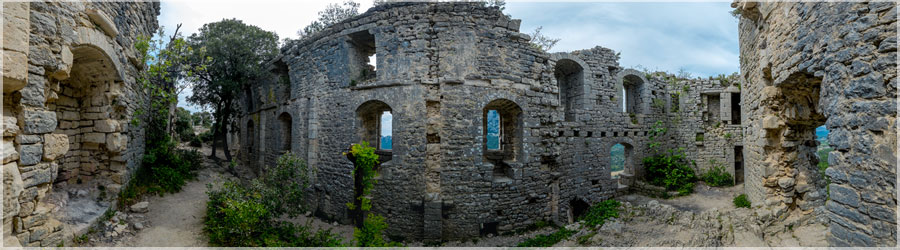 Le chteau de Vivioures au sommet de l'Hortus Rencontre Photo :  www.360x180.fr Selme Matthieu