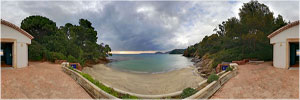  Ciel mena�ant sur la plage du Rayol Ciel mena�ant sur la plage du Rayol www.360x180.fr Selme Matthieu
