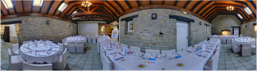 Mise en place de la salle de repas du Mariage Mariage de Flo et Matt : Mise en place de la salle de repas www.360x180.fr Selme Matthieu