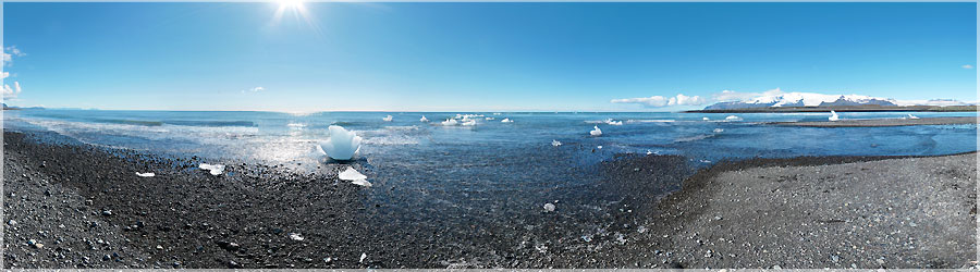 Jokulsarlon : sur la plage Pour cette deuxime fois  Jokulsarlon, les glaons ont disparu ! En effet, en fonction des mares et de la mto, il y  aplus ou moins de glaons sur la plage. www.360x180.fr Selme Matthieu