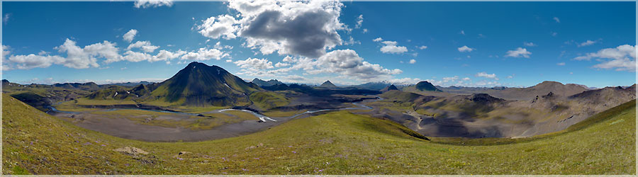 Contrebas de la montagne Pratthals, vers le fond de valle Nous nous baladons tranquillement (sans sac!), profitons du beau temps et flnons. Cette journe de repos est l'occasion pour nous de recharger les batteries pour la suite de nos aventures ! www.360x180.fr Selme Matthieu