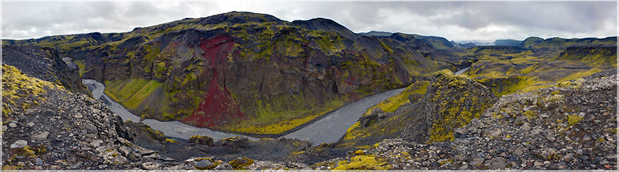 Gorge de Sandar Il se met ensuite  pleuvoir et il est beaucoup plus difficile pour nous de profiter de la beaut des paysages. Notre seul objectif est d'arriver au plus tt au prochain camping ! Lorsque nous y arrivons, nous sommes contents d'y trouver une cahute qui peut servir de 