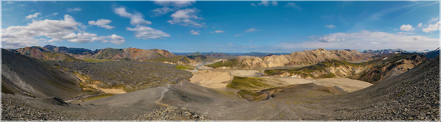 Landmannalaugar : Monte au Blahnukur Magnifique vue sur la valle de Landmannalaugar lors de la monte du Blahnukur. www.360x180.fr Selme Matthieu