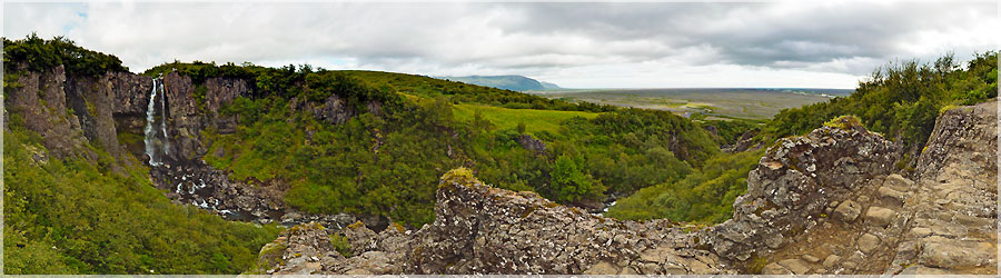 Skaftafell : cascade d'Hundafoss Skaftafell : cascade d'Hundafoss www.360x180.fr Selme Matthieu