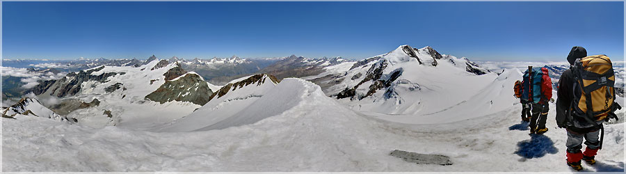 Sommet du Castor - 4223m Magnifique vue du sommet du Castor - 4223m www.360x180.fr Selme Matthieu
