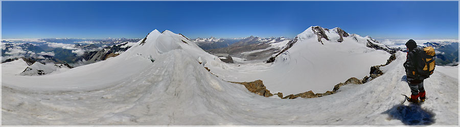 Sommet de la pointe Felik - 4061m En descendant du Sommet du Castor, quelques pointes surgissent : arrt sur l'une d'entre elles - 4061m www.360x180.fr Selme Matthieu