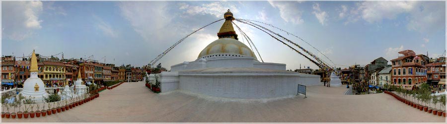 Stupa Boudhanath Le stupa de Boudhanath. C'est le plus grand stupa du Népal, avec ses 38m de haut et 100m de circonférence... www.360x180.fr Selme Matthieu