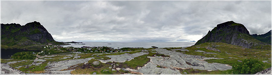 Vue des hauteurs de  Nous nous installons donc sur les hauteurs de . Voici la vue lors de notre rveil ! Le village de  est un petit village de pcheurs o il fait bon flner. Tout autour du village, des schoirs  poissons (des Trrfisk)  parfument les environs... www.360x180.fr Selme Matthieu