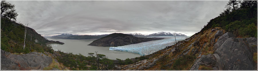Trek du 'W + boucle' : Coucher de soleil sur le glacier Grey (chronopanorama x 2) Trek du 'W + boucle' - J4:16Km. Le soir je profite d'une petite éclaircie pour faire un panorama du glacier, je ferai le même au réveil ! Un chronopanorama composé de 2 photographies. www.360x180.fr Selme Matthieu