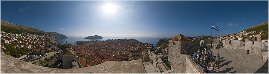 Dubrovnik : au sommet de la tour de garde Commentaire en cours de rédaction ! www.360x180.fr Selme Matthieu
