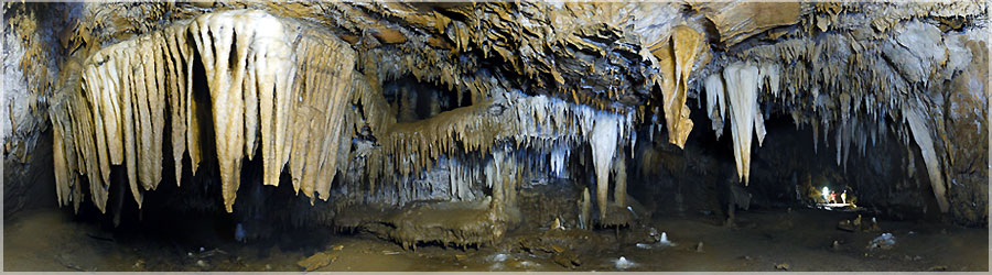 Grotte des Canalettes : la salle du Lion (3/3) Un grand merci à notre guide Gaston, qui nous a bien guidé, et surtout qui a su être très patient pour nous permettre de prendre toutes les photos souhaitées dans cette grotte !  www.360x180.fr Selme Matthieu