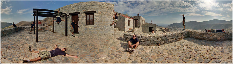 Brenger et ses multiples clnes ! Brenger et ses multiples clnes sur l'le de Kalymnos ! www.360x180.fr Selme Matthieu