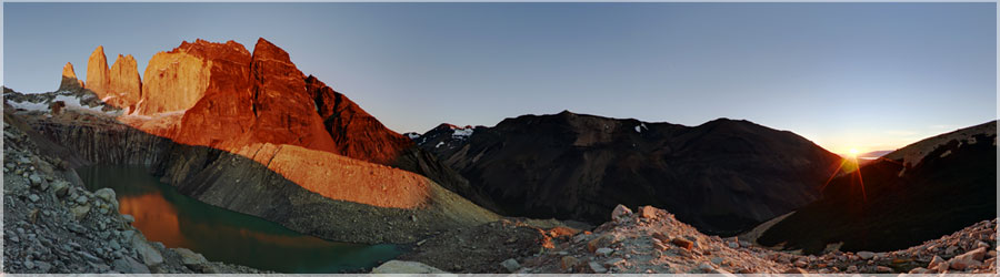 Trek du 'W + boucle' : Lever de soleil sur Torres del Paine (chronopanorama x 4) Trek du 'W + boucle' - J2:25Km. La veille, nous nous sommes installés au campement Torres. Le matin, nous nous sommes levés vers 05h00, pour partir vers 05h30, et être au pied des tours, à côté du lac, vers 06h30. Un magnifique lever de soleil sur les Tours, proposé sous la forme d'un chronopanorama... www.360x180.fr Selme Matthieu
