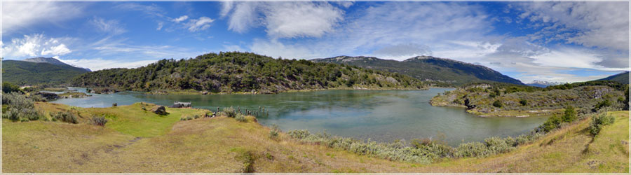 Parc Lapataia, à l'ouest d'Ushuaia Petite journée de repos dans le Parc Lapataia, situé à l'ouest d'Ushuaia, une fois notre trek terminé. www.360x180.fr Selme Matthieu