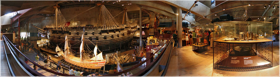 Epave du Vasa, vaisseau royal, Stockholm Le Vasa est un navire de guerre construit pour le roi Gustave II Adolphe de Suède, de la dynastie Vasa, entre 1626 et 1628. Le navire sombra après une navigation d'à  peine un mille marin lors de son voyage inaugural, le 10 août 1628. www.360x180.fr Selme Matthieu